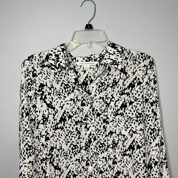 Diane von Furstenberg Women's Silk Button Down Blouse Size 2 Small Snake Print - Picture 3 of 6